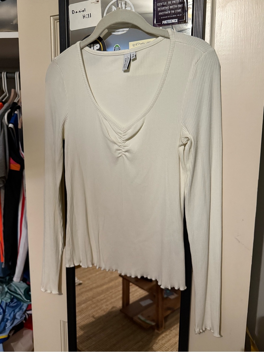 & Other Stories Cream Ribbed V-Neck Long-Sleeve Top size Small